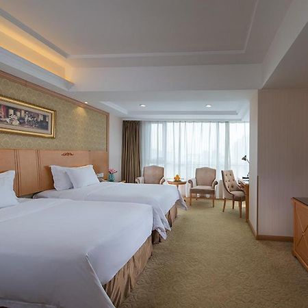 Vienna International Hotel Shenyang Railway Station Exterior photo